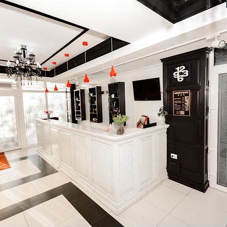 Hotel Andre'S Craiova Extérieur photo