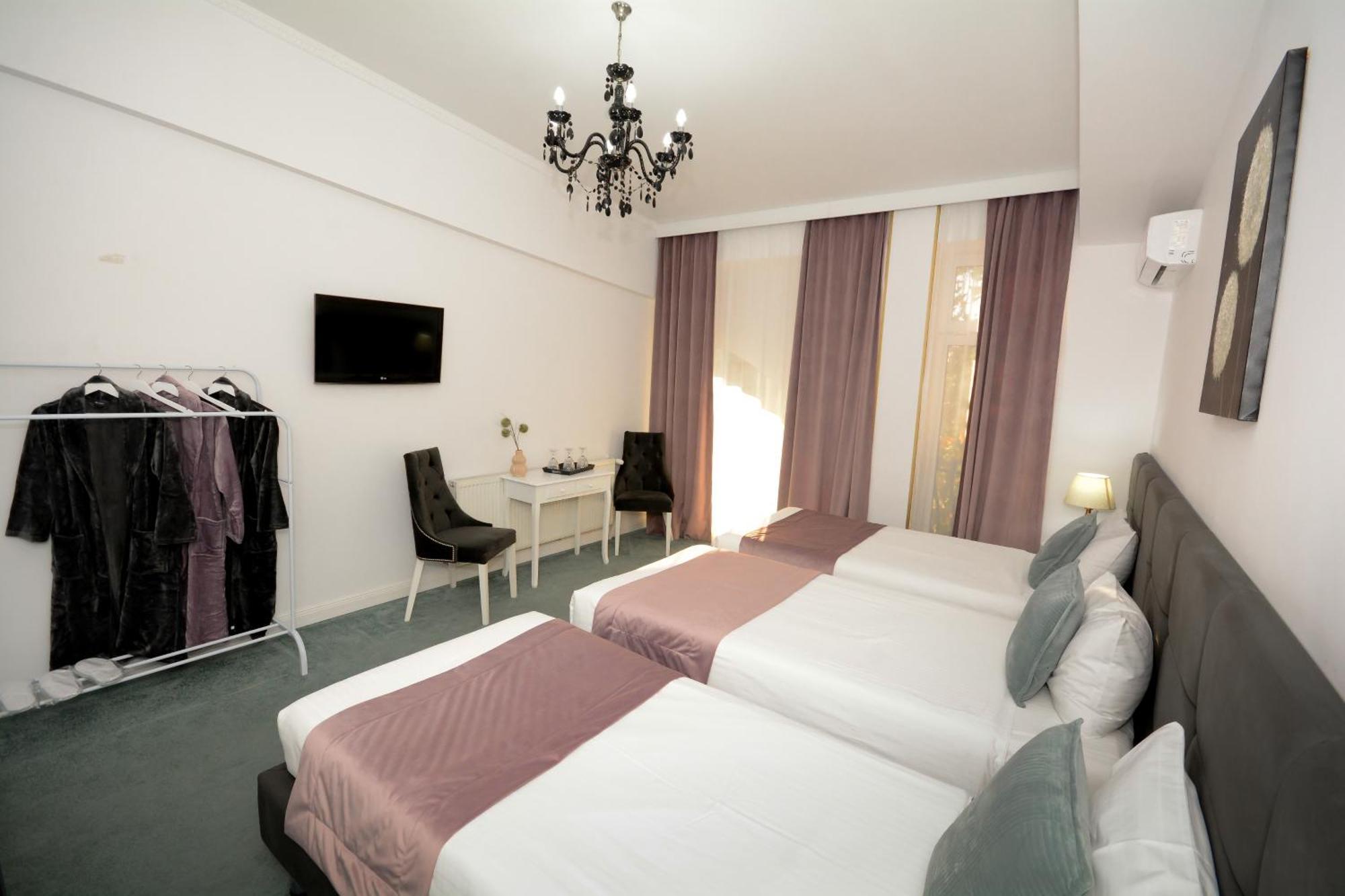 Hotel Andre'S Craiova Extérieur photo