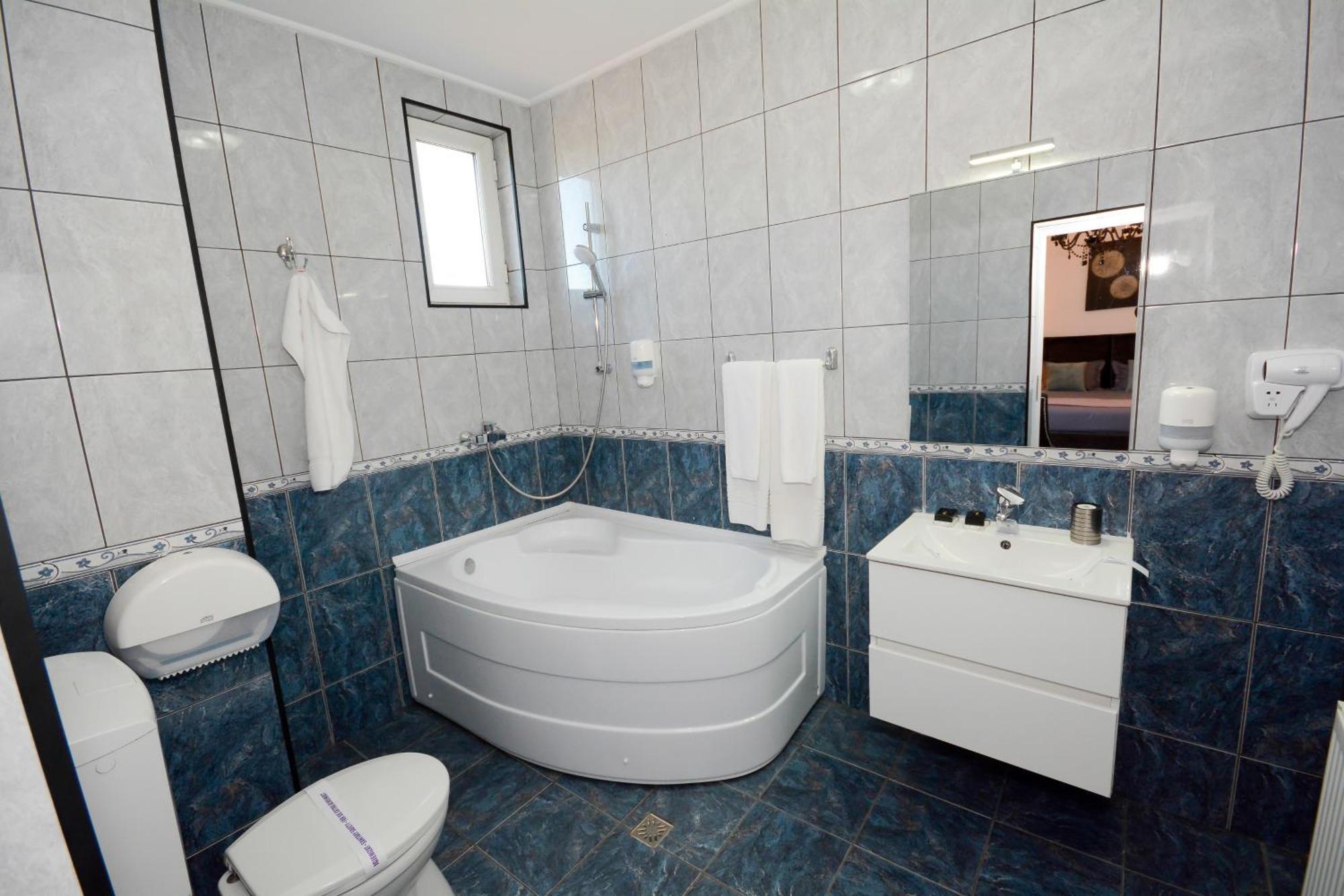 Hotel Andre'S Craiova Extérieur photo