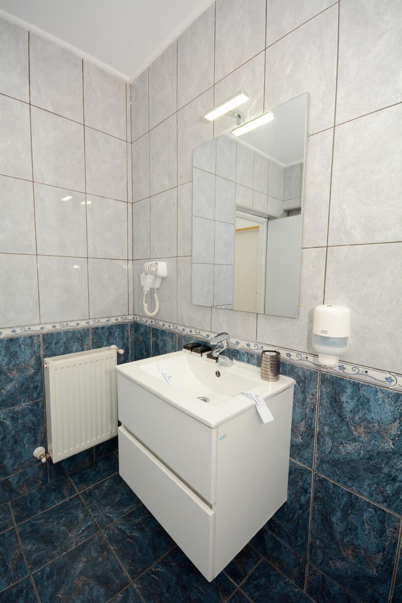 Hotel Andre'S Craiova Extérieur photo