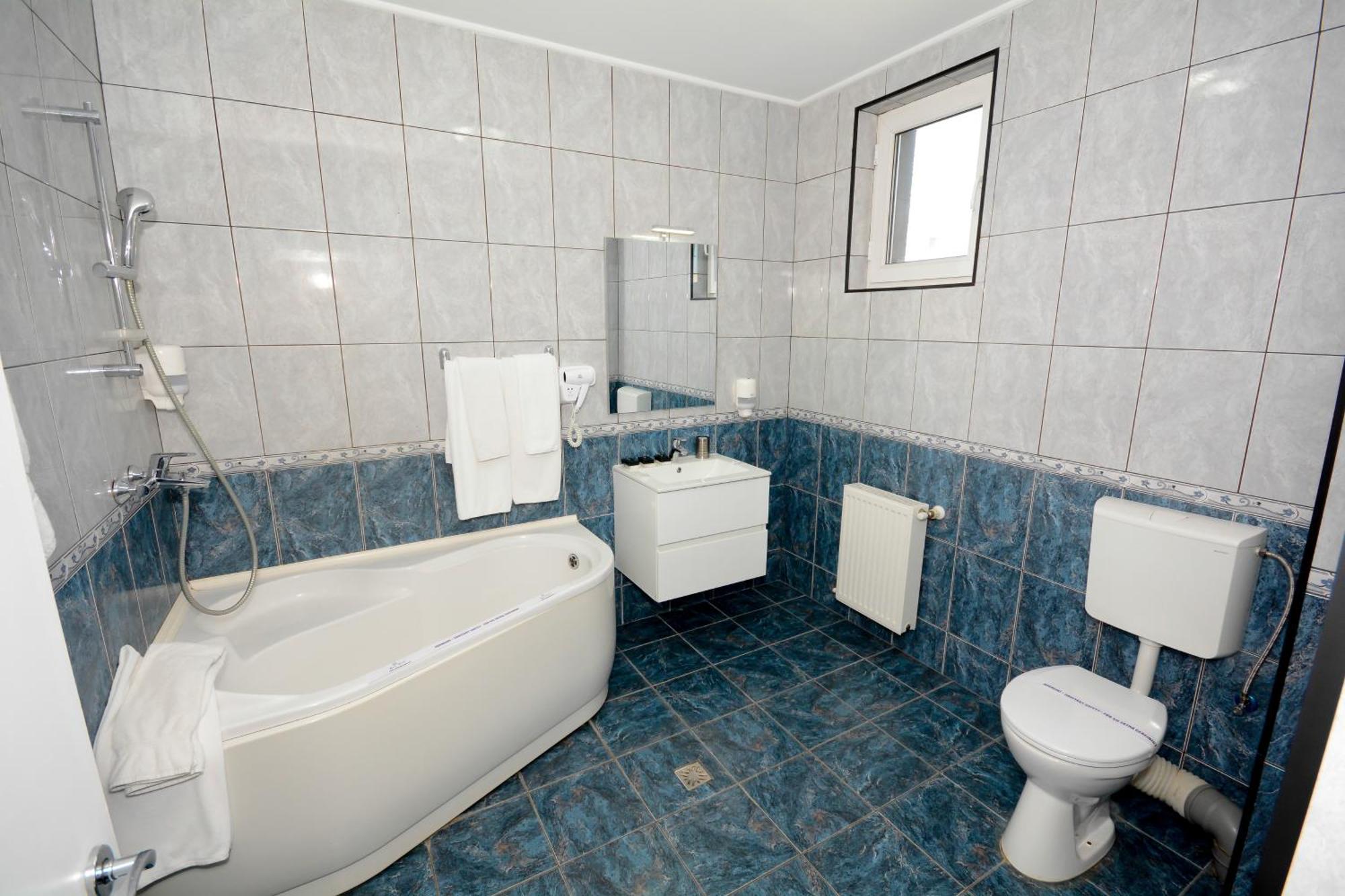 Hotel Andre'S Craiova Extérieur photo