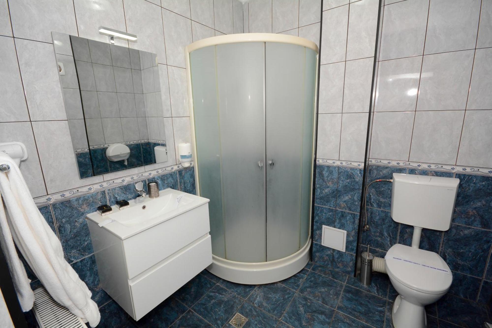 Hotel Andre'S Craiova Extérieur photo