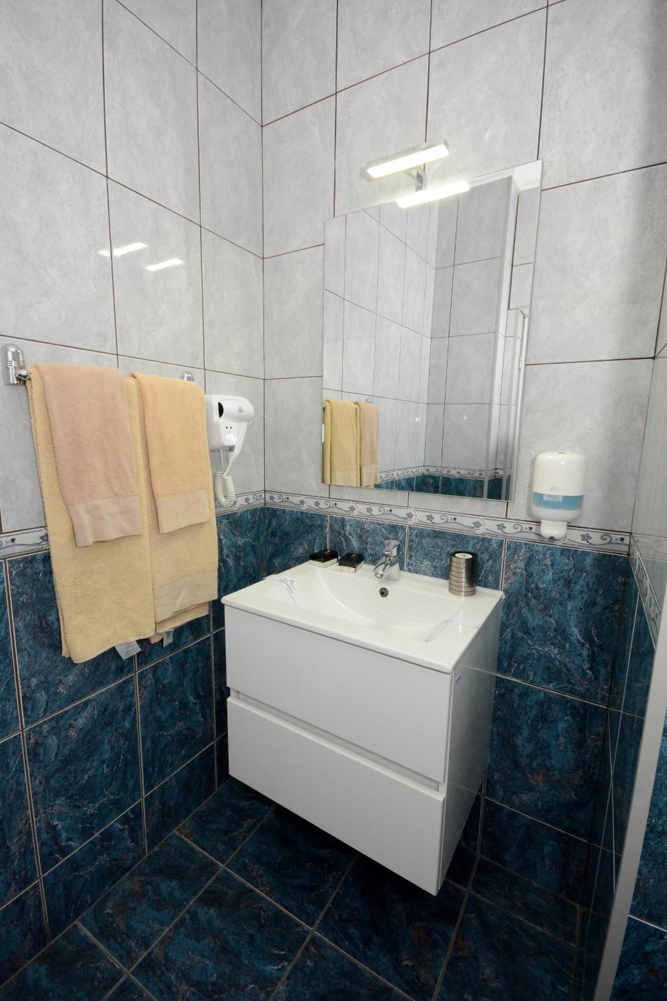 Hotel Andre'S Craiova Extérieur photo
