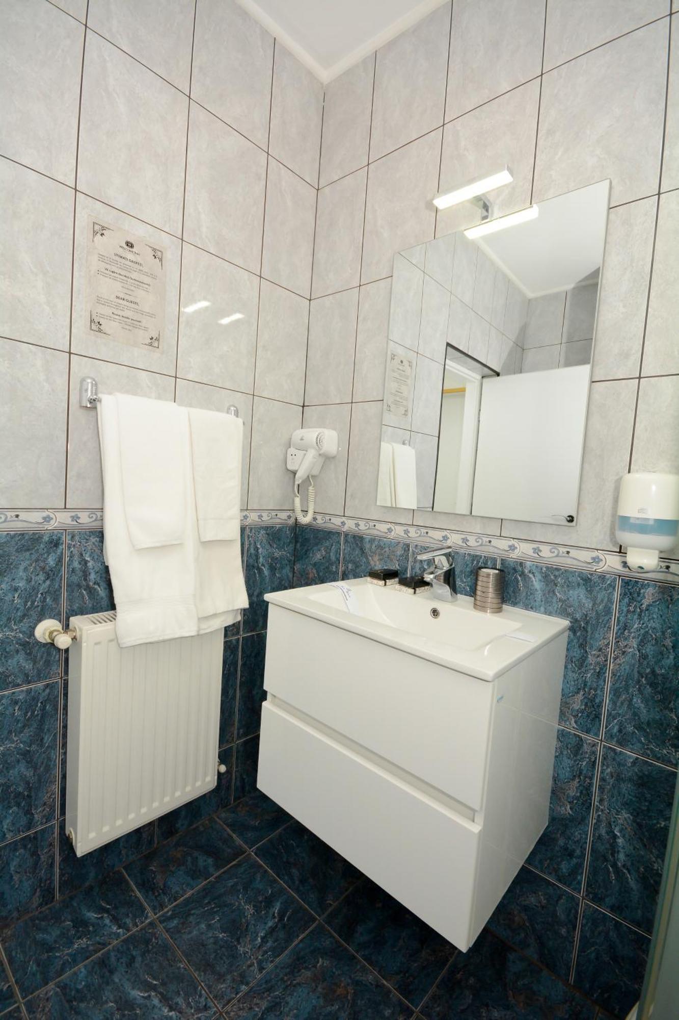 Hotel Andre'S Craiova Extérieur photo