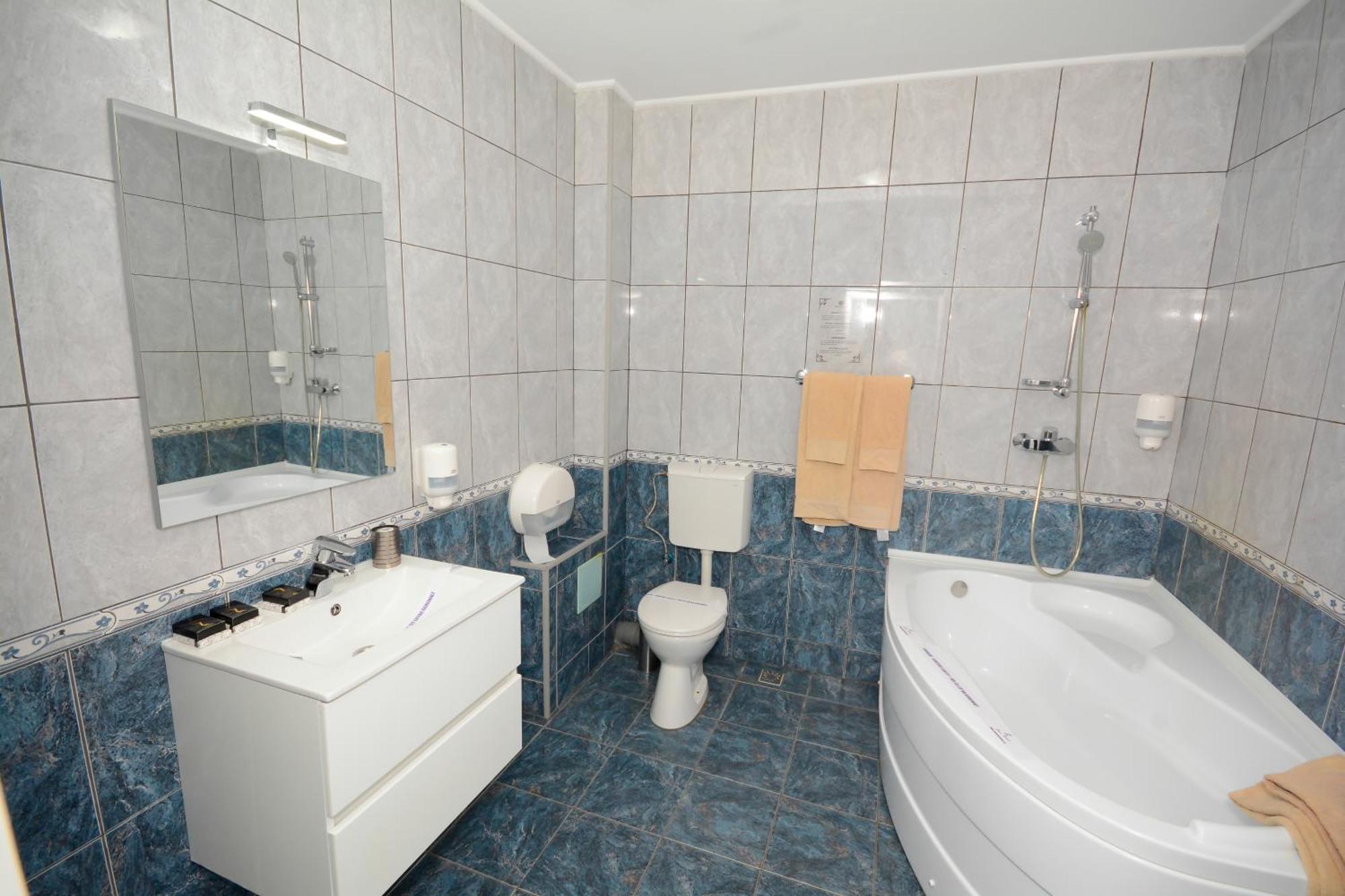 Hotel Andre'S Craiova Extérieur photo