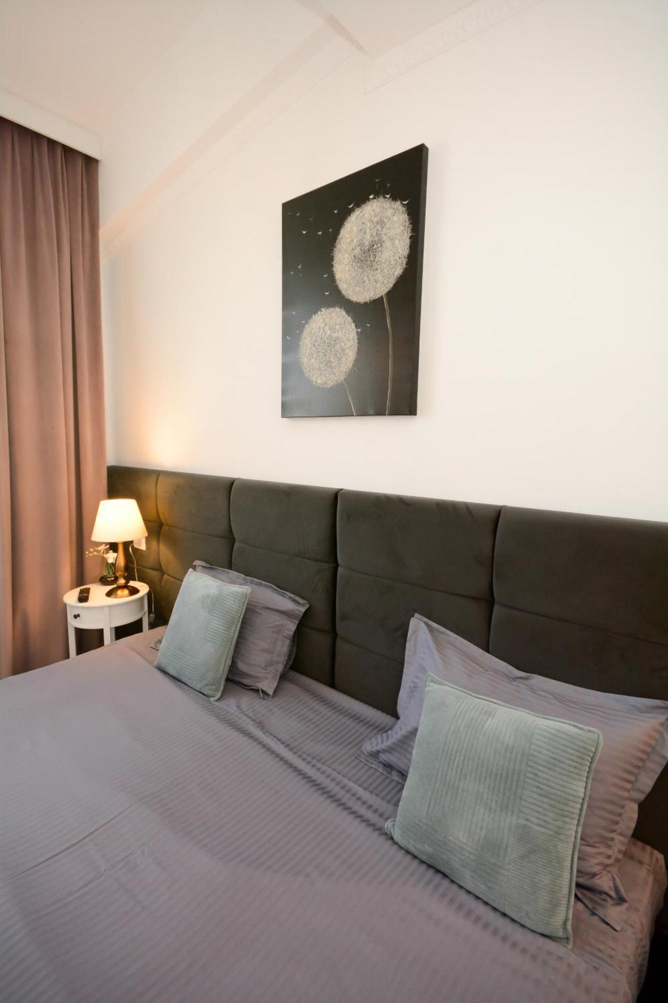 Hotel Andre'S Craiova Extérieur photo