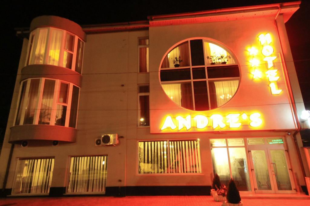 Hotel Andre'S Craiova Extérieur photo